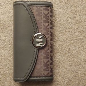 Michael Kors wallet